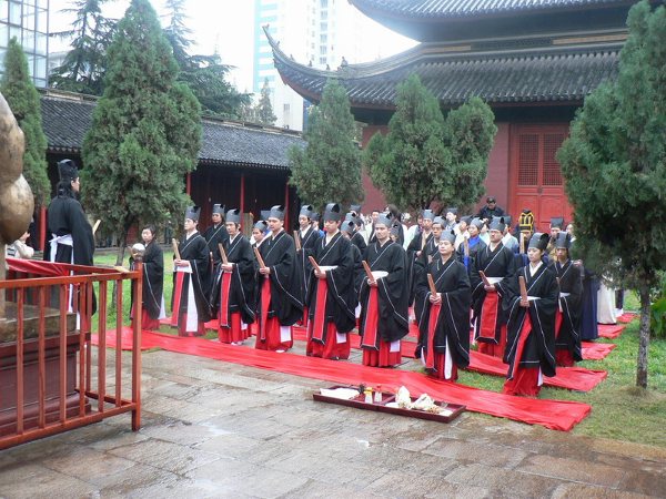 江阴文庙祭祀抗清三公阎应元陈明遇冯厚敦